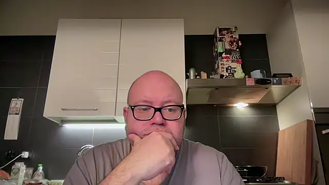 theitalianbear online show from February 7, 2025, 3:01 am
