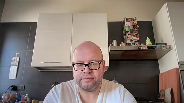 theitalianbear online show from September 28, 2025, 10:44 am