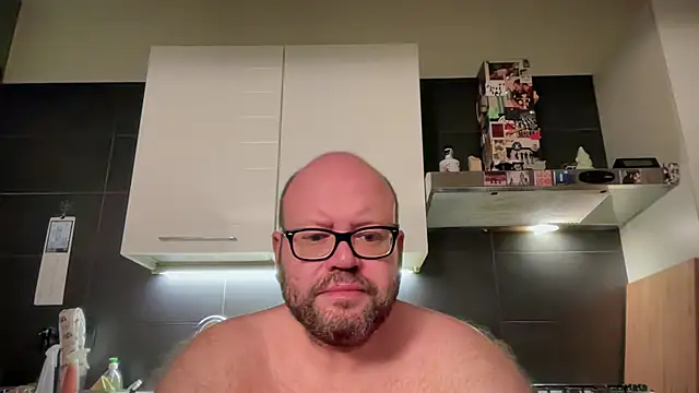 Snapshot of theitalianbear chatting on July 13, 2026, 2:22 am theitalianbear online show from July 13, 2026, 2:22 am
