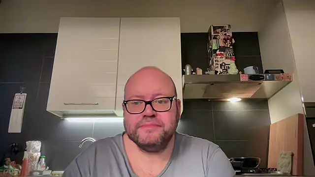 theitalianbear online show from February 21, 2025, 5:35 am