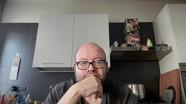 theitalianbear online show from October 12, 2025, 6:37 am