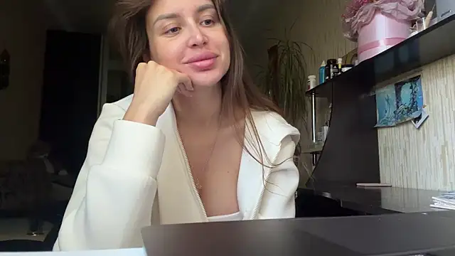 miss fleur online show from August 1, 2026, 3:15 am
