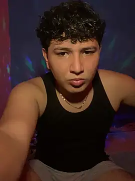 Snapshot of Eduardosexy_ chatting on August 8, 2026, 11:34 pm Eduardosexy online show from August 8, 2026, 11:34 pm