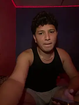 Snapshot of Eduardosexy_ chatting on August 10, 2026, 5:25 am Eduardosexy online show from August 10, 2026, 5:25 am