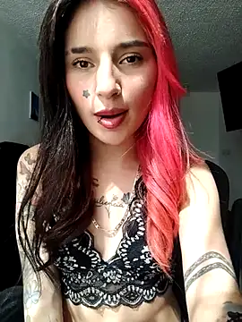 Snapshot of Ale_moon chatting on July 30, 2026, 7:35 pm Ale moon online show from July 30, 2026, 7:35 pm