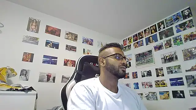 xXxChrisKissxXx online show from July 29, 2026, 3:33 pm
