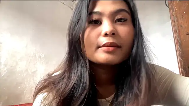 CariHenifin online show from July 29, 2026, 5:06 am