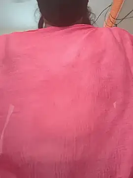 Snapshot of saranyaRavi chatting on August 1, 2026, 7:28 am saranyaRavi online show from August 1, 2026, 7:28 am
