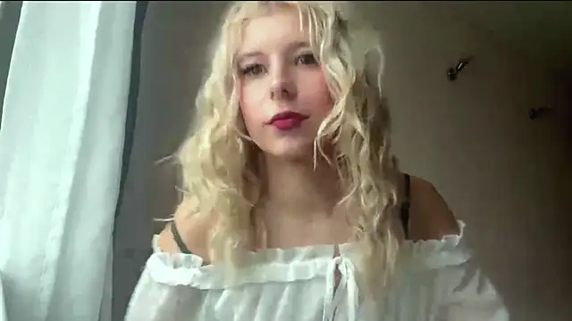 Snapshot of LaniDabato chatting on July 30, 2026, 8:35 am LaniDabato online show from July 30, 2026, 8:35 am