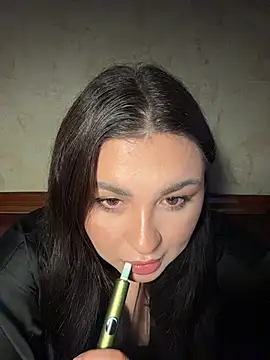 KellyNomerysx online show from August 3, 2026, 11:42 pm
