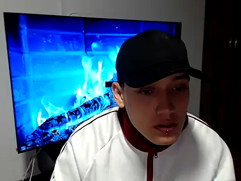 Andreshot2026 online show from August 3, 2026, 10:36 pm