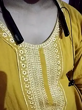 Pooja kumari 001 online show from July 31, 2026, 4:37 pm