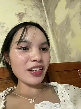 lola2003a online show from August 7, 2026, 4:46 pm