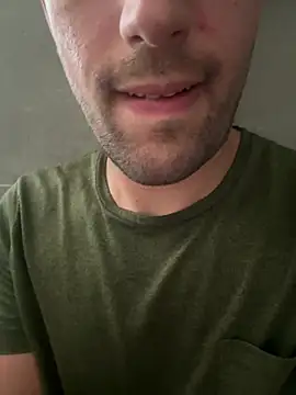 albertinohot1 online show from August 3, 2026, 3:29 pm