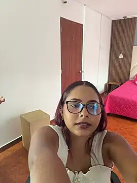 Snapshot of Cherry_rousse chatting on August 4, 2026, 8:24 pm Cherry rousse online show from August 4, 2026, 8:24 pm