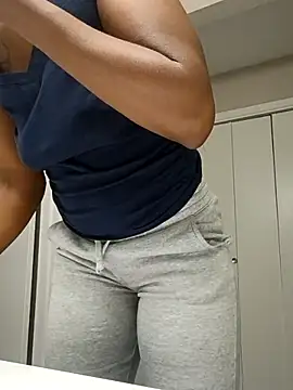 slimmchocolate online show from August 6, 2026, 2:56 pm