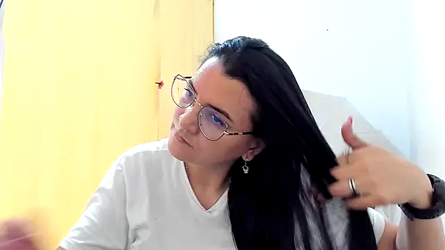MARILYN GARCIA online show from May 25, 2026, 5:33 pm
