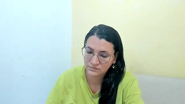 MARILYN GARCIA online show from April 13, 2026, 7:07 pm