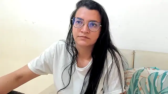 MARILYN GARCIA online show from March 10, 2026, 4:00 pm