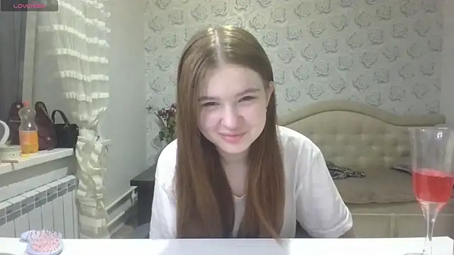 FelicidadMein online show from August 9, 2026, 9:10 pm