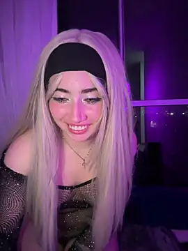 Snapshot of LilyMoon2 chatting on August 10, 2026, 4:41 am LilyMoon2 online show from August 10, 2026, 4:41 am