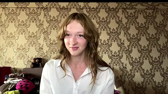 Snapshot of SalmonWhip chatting on August 9, 2026, 3:23 am SalmonWhip online show from August 9, 2026, 3:23 am