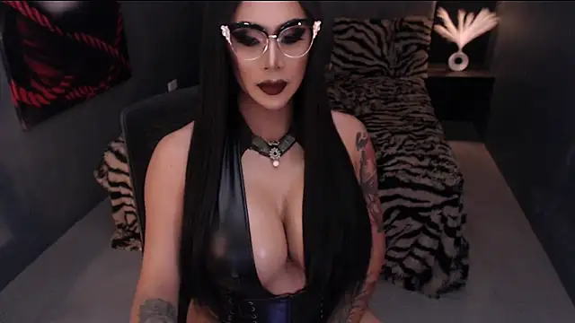 Snapshot of DominatrixMistressSilva chatting on July 14, 2026, 4:02 pm DominatrixMistressSilva online show from July 14, 2026, 4:02 pm
