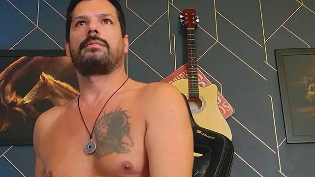 Snapshot of ChrisKox chatting on October 8, 2025, 10:21 pm ChrisKox online show from October 8, 2025, 10:21 pm