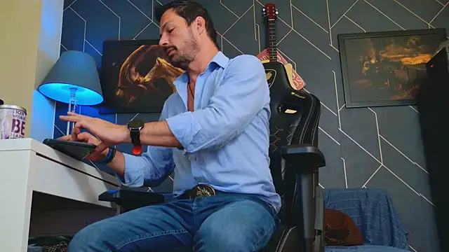 Snapshot of ChrisKox chatting on October 2, 2025, 8:12 pm ChrisKox online show from October 2, 2025, 8:12 pm