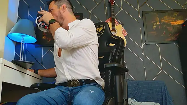 Snapshot of ChrisKox chatting on October 11, 2025, 12:17 pm ChrisKox online show from October 11, 2025, 12:17 pm