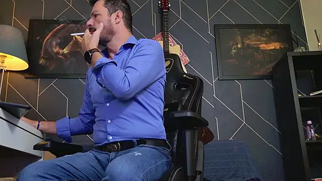 Snapshot of ChrisKox chatting on October 29, 2025, 4:33 am ChrisKox online show from October 29, 2025, 4:33 am