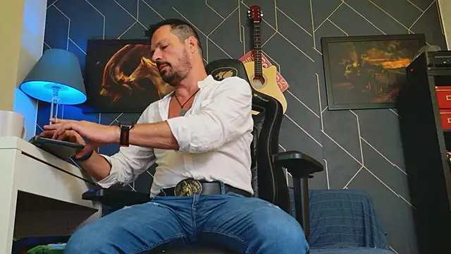 Snapshot of ChrisKox chatting on October 12, 2025, 3:08 am ChrisKox online show from October 12, 2025, 3:08 am