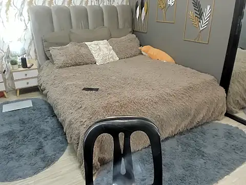 Snapshot of LegendaryNicole chatting on October 17, 2025, 10:22 pm LegendaryNicole online show from October 17, 2025, 10:22 pm