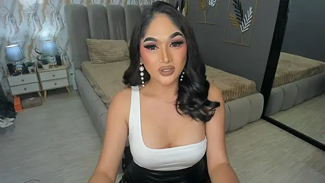 Snapshot of LegendaryNicole chatting on October 4, 2025, 1:56 pm LegendaryNicole online show from October 4, 2025, 1:56 pm