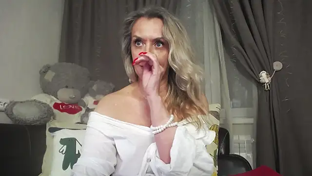 Alessandra92 online show from July 29, 2026, 7:24 pm