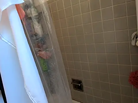 Snapshot of SolderOtter chatting on October 21, 2025, 6:07 pm SolderOtter online show from October 21, 2025, 6:07 pm