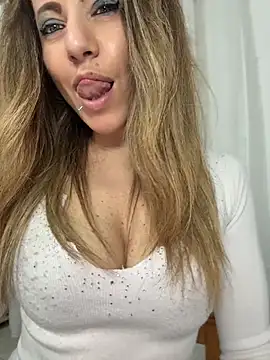 sexylenia online show from April 12, 2026, 9:29 pm