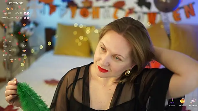 Snapshot of LitleSun chatting on October 27, 2025, 10:38 am LitleSun online show from October 27, 2025, 10:38 am