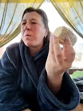 Natali UA online show from April 5, 2026, 6:42 am