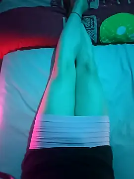 Snapshot of JulietteMaitresse chatting on October 19, 2025, 7:38 pm JulietteMaitresse online show from October 19, 2025, 7:38 pm