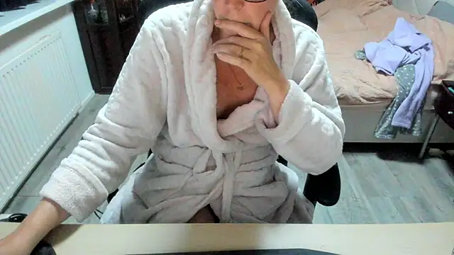 Snapshot of minoesje37 chatting on October 16, 2025, 7:33 pm minoesje37 online show from October 16, 2025, 7:33 pm