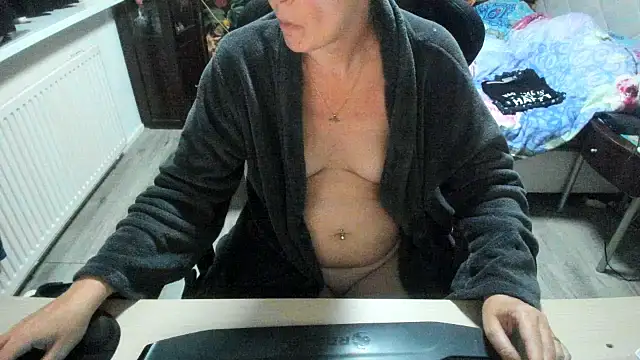 Snapshot of minoesje37 chatting on September 27, 2025, 7:53 pm minoesje37 online show from September 27, 2025, 7:53 pm