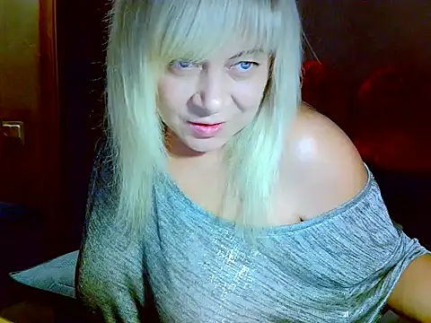 Snapshot of AgoniA7 chatting on October 25, 2025, 2:44 am AgoniA7 online show from October 25, 2025, 2:44 am