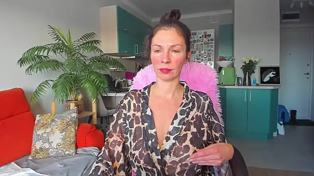 ChristinaGlory online show from February 5, 2025, 12:38 pm