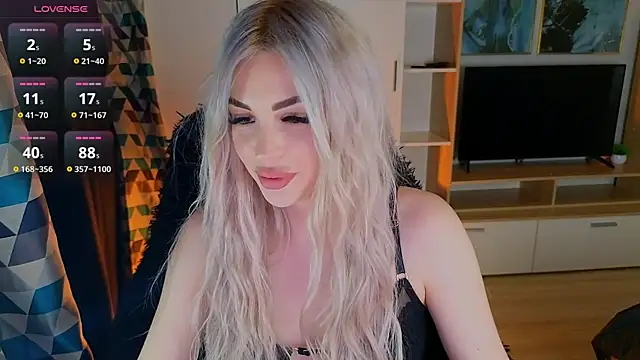 MilanaOmg online show from April 9, 2026, 8:04 pm