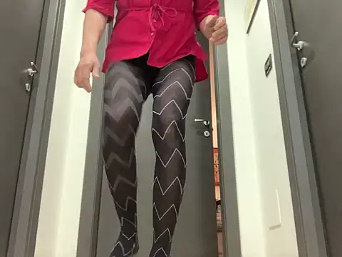 tymmie246 online show from February 11, 2025, 6:33 pm