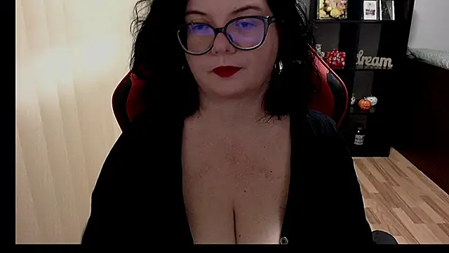 MissTroublle online show from February 9, 2026, 12:14 pm