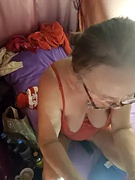 Snapshot of MucMilf59 chatting on October 15, 2025, 8:39 pm MucMilf59 online show from October 15, 2025, 8:39 pm