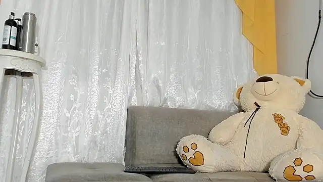 SandraGoldstein online show from December 5, 2024, 2:04 am