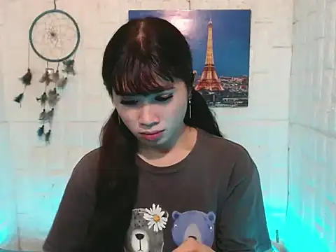 urasian shirley21 online show from April 23, 2026, 9:05 pm